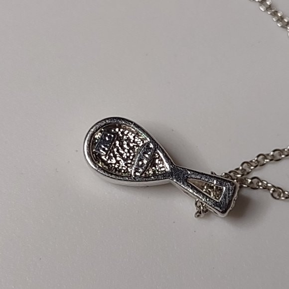 Silver Tone Avon Teardrop Shaped Pendant Necklace Adjustable 16.5 To 19 Inches - Picture 8 of 12